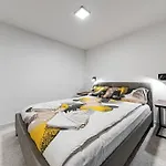 Chic Loft Bp: Industrial Gem Apartament