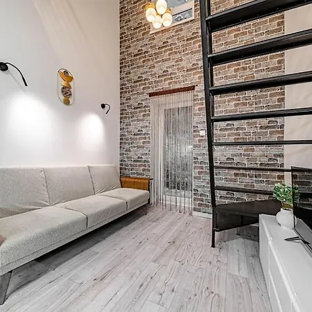 아파트 Chic Loft Bp: Industrial Gem