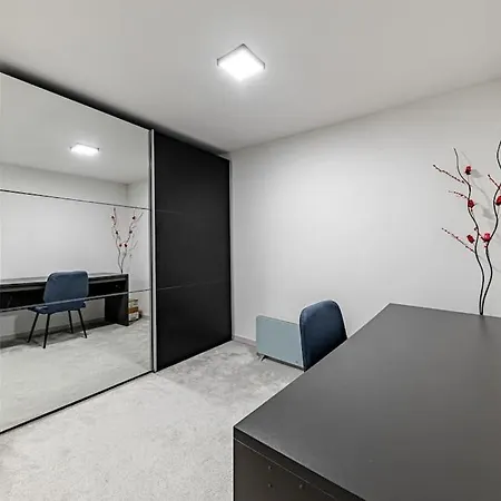 Chic Loft Bp: Industrial Gem 아파트 *