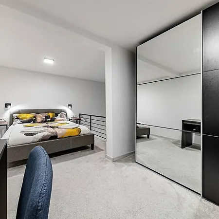 Chic Loft Bp: Industrial Gem * Budapest